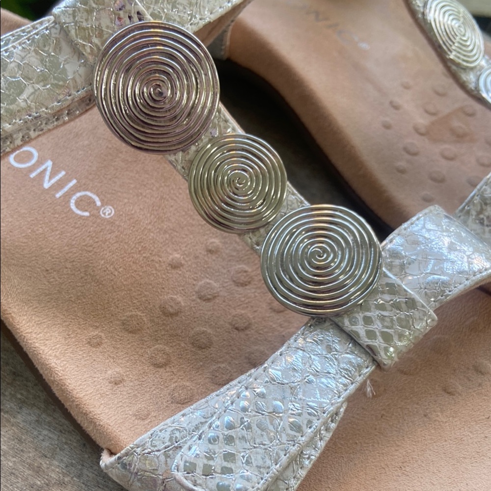 NWOB Vionic Farra Silver Snake Print Adjustable Comfort Sandals Women's Size 9.5 - Picture 10 of 12